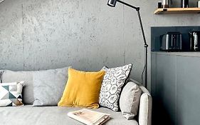 Stylish Urban Retreat West Ldn!