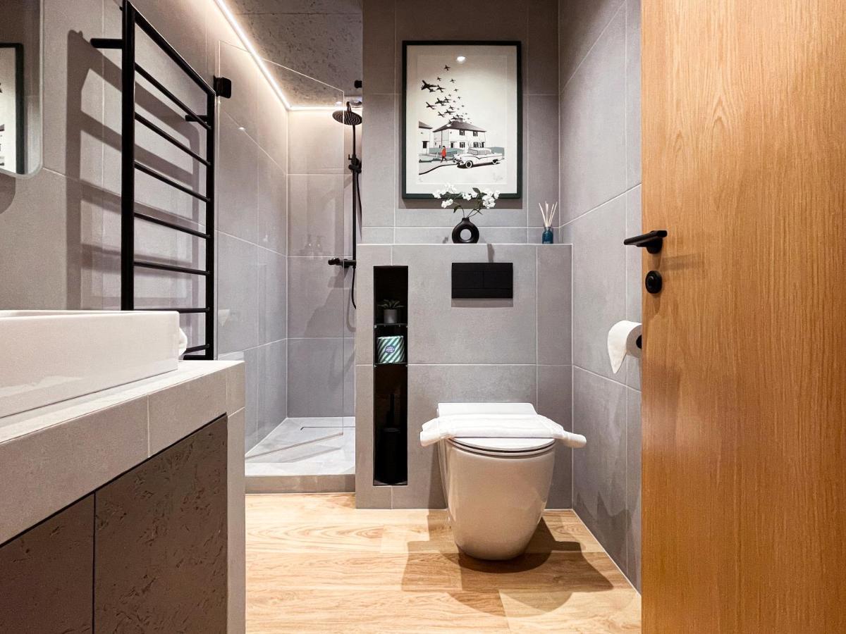 Stylish Urban Retreat West Ldn! Apartment Brentford Exterior photo